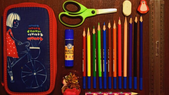 pencil_case_sissors_school_supplies_glue_colorful_ruler_scissors-856494.jpg!d.jpg